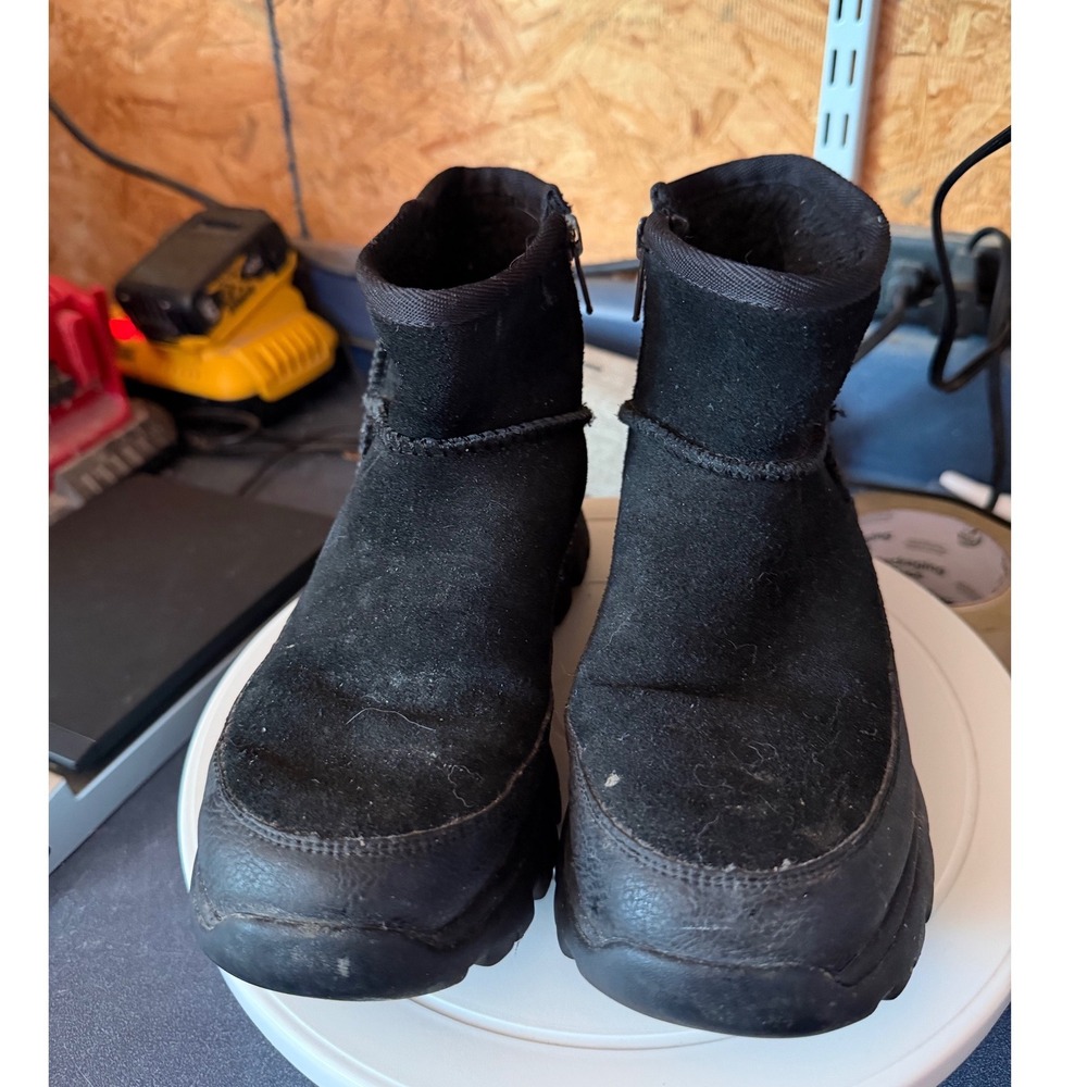 Skechers Roadies Surge Winter Glow Black Suede Leather Boots Goodyear Outsole